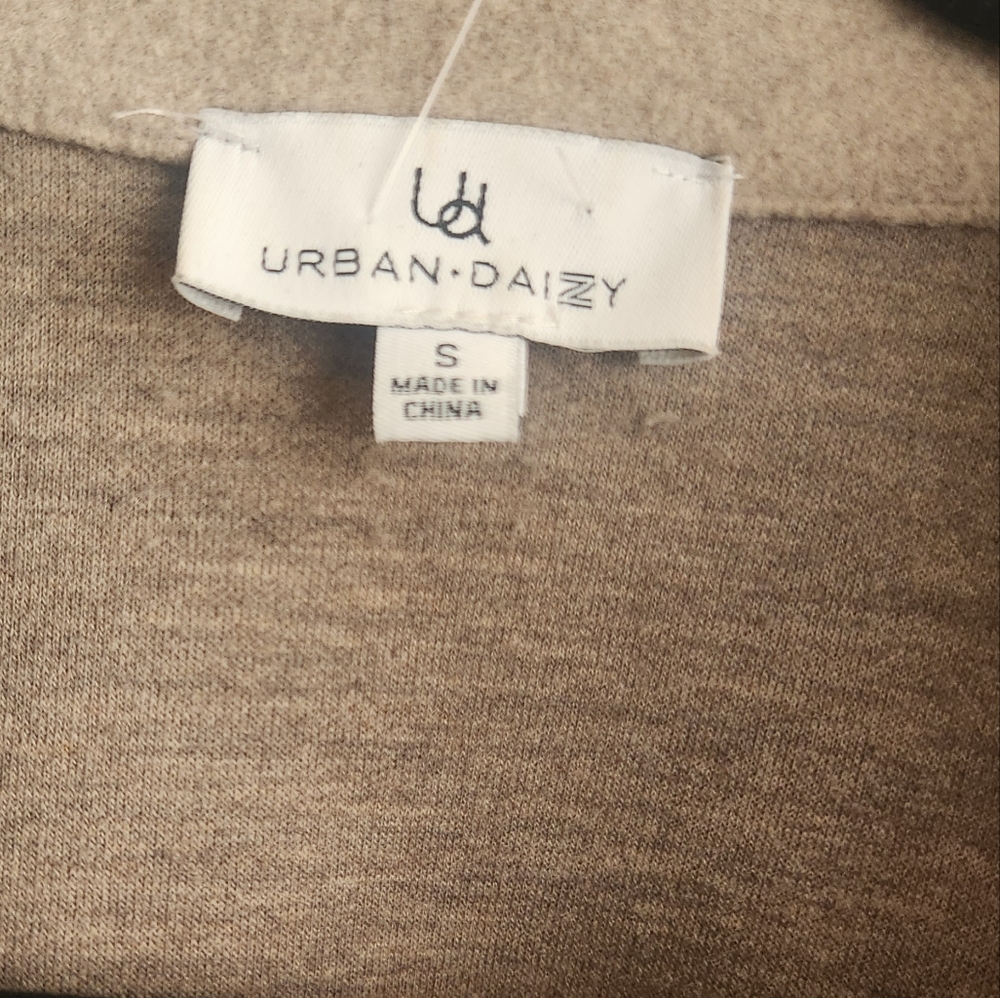 Urban Daizy- Long Vest - Picture 6 of 7